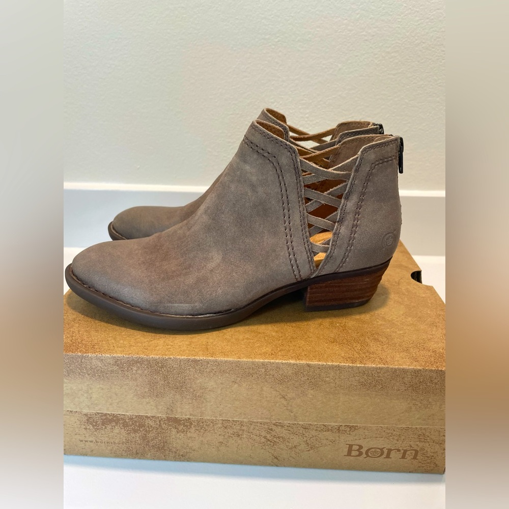 NEW BORN Womens Waterville Woven Leather Ankle Boot/Back Zip Size US 8 Taupe